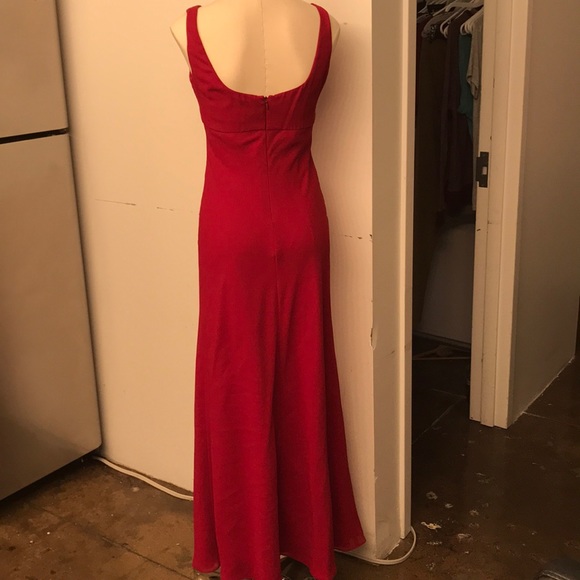 Beautiful red evening gown - Picture 3 of 4